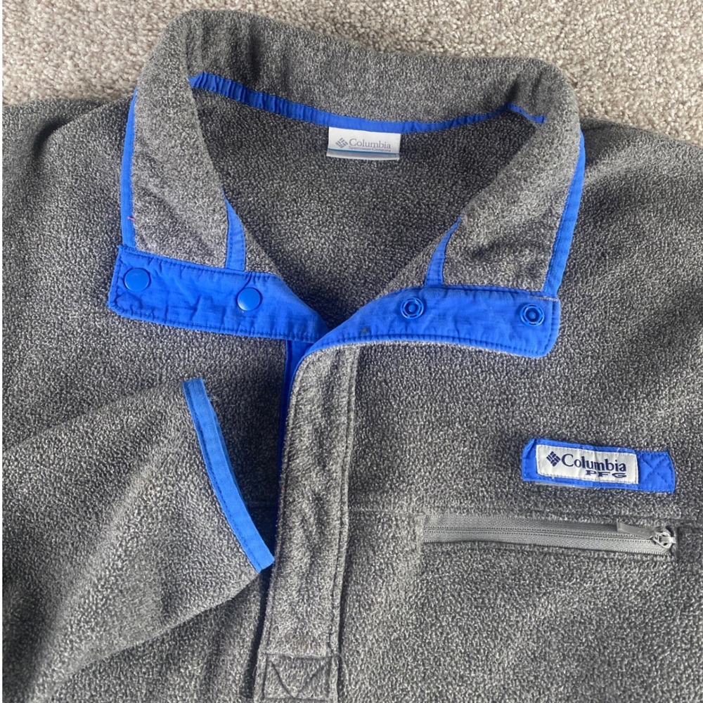 Columbia PFG Mens M Gray Fleece Snap Pullover Sweater Blue Trim Snap Button Prep